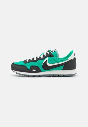 Groene Nike Herenschoenen .